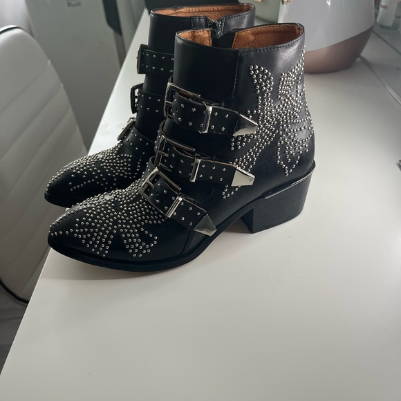 Studded black boots - Picture 3 of 4